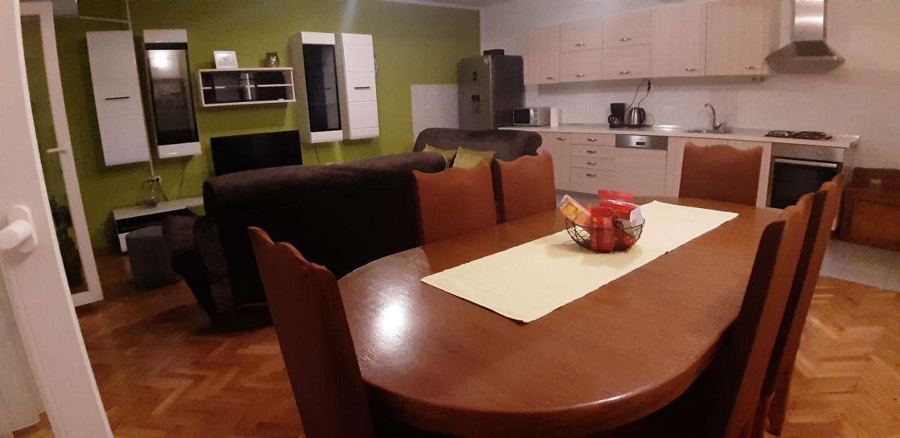 Apartment Elena Galovac  Bagian luar foto