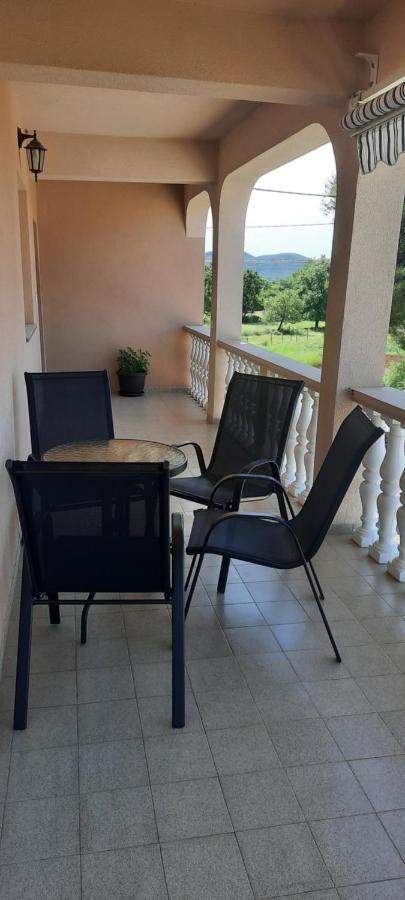 Apartment Elena Galovac  Bagian luar foto